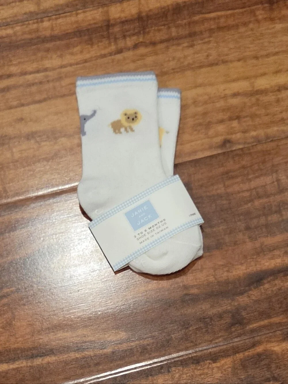 Janie and Jack NWT 3-6 Months Animal Socks and Reversible Bib